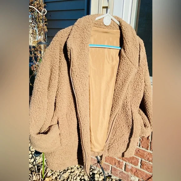 LaMiel NWT Sz-L Tan Faux Sherpa/Silk Lightweight & Cozy Spring/Fall/Night Jacket - Picture 3 of 16